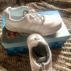 White mesh Propét Travel walker II Elite size 8.5
